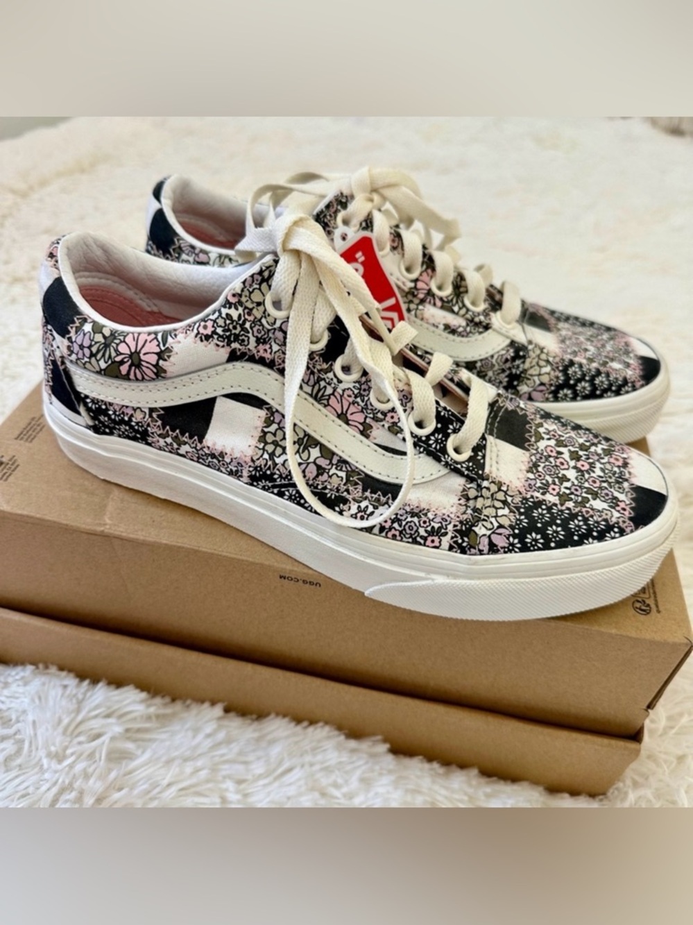 VANS Old Skool Floral Patchwork Sneakers Women’s 7 Black Pink Skate Shoes New
